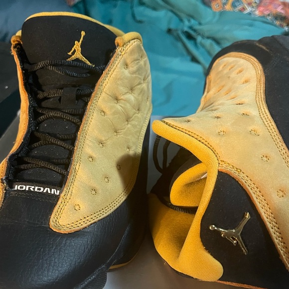 Lightly used air men’s Jordan Retro Low - Picture 8 of 9